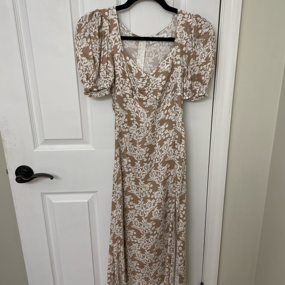 Petal & Pup midi white and tan floral dress with slit. Size 2. Worn a few times - Picture 1 of 8
